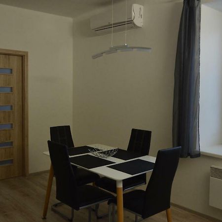 Apartmanovy Byt Třeboň Exterior foto