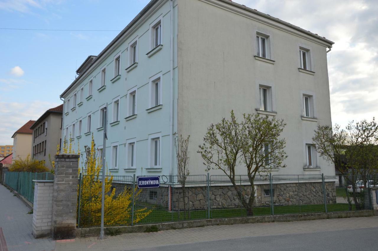Apartmanovy Byt Třeboň Exterior foto