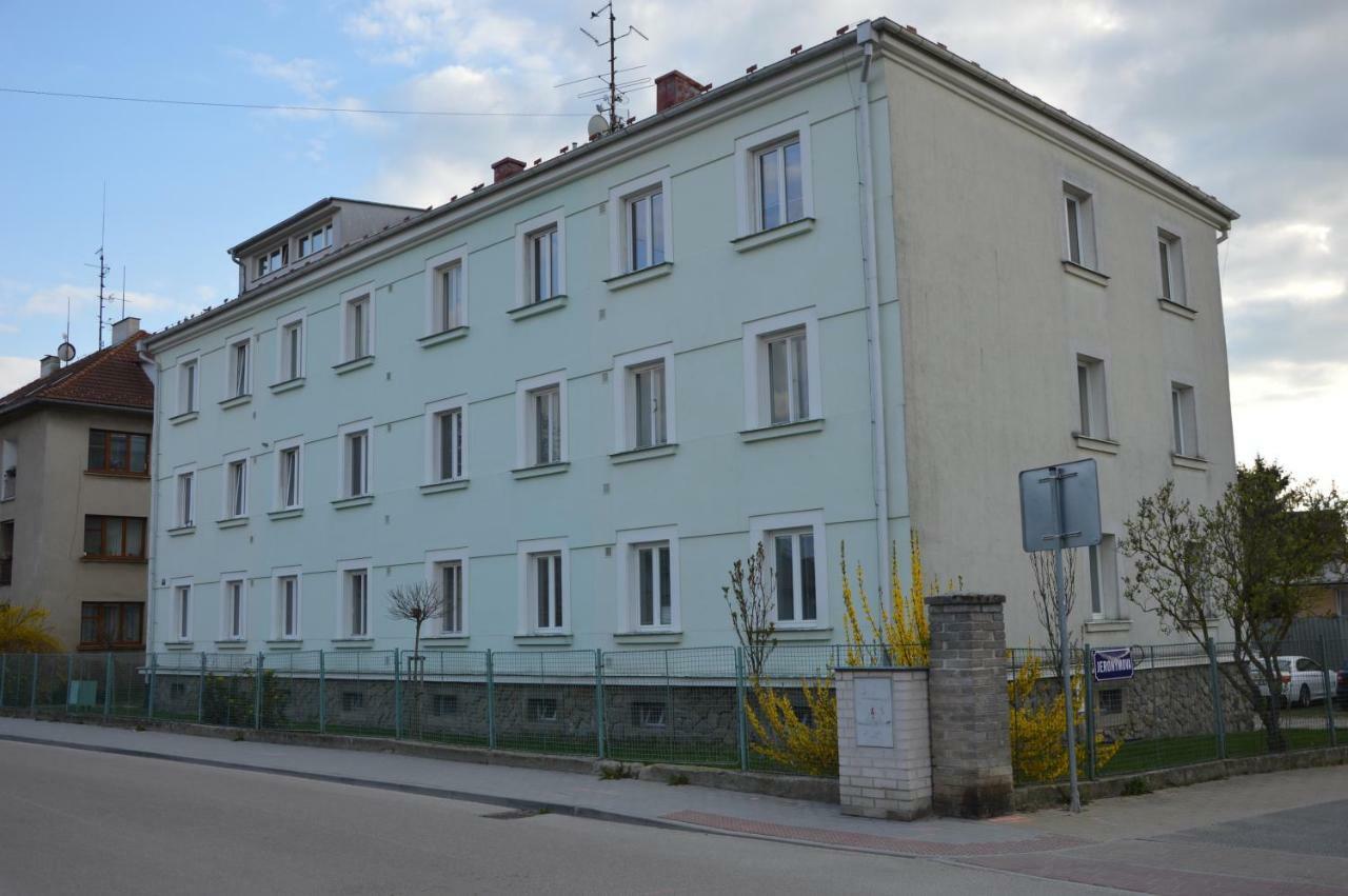 Apartmanovy Byt Třeboň Exterior foto